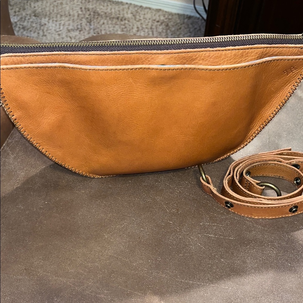 Elegant Tan Leather Crossbody Bag- Queen Bee